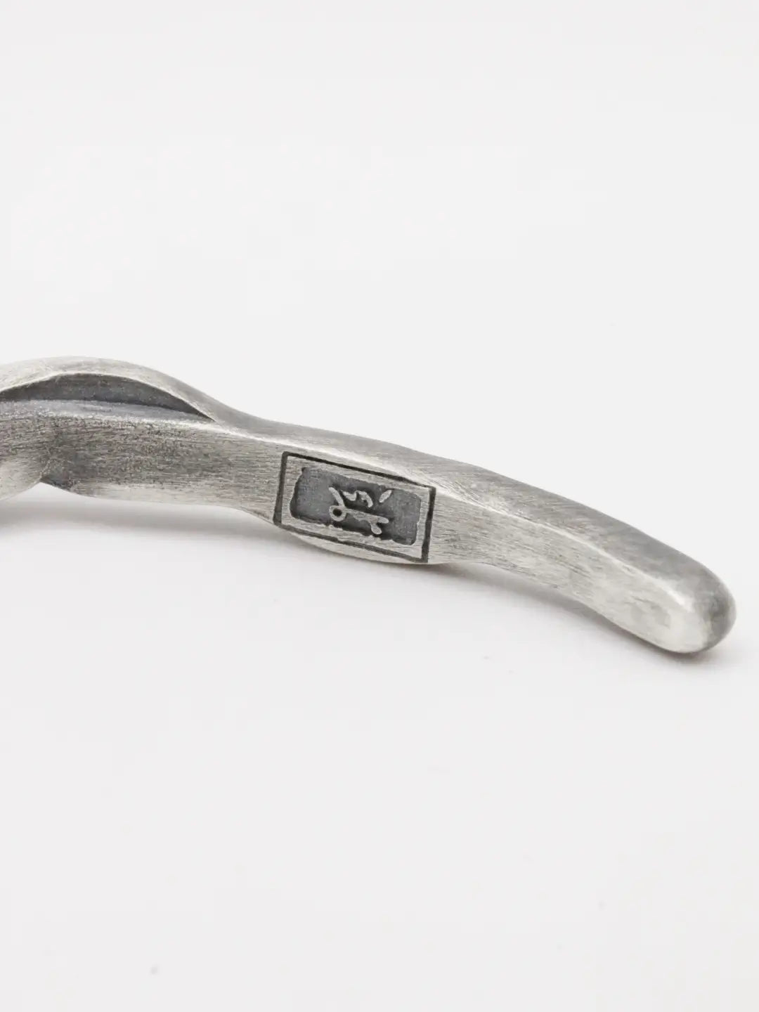 LEEWARD · Bangle