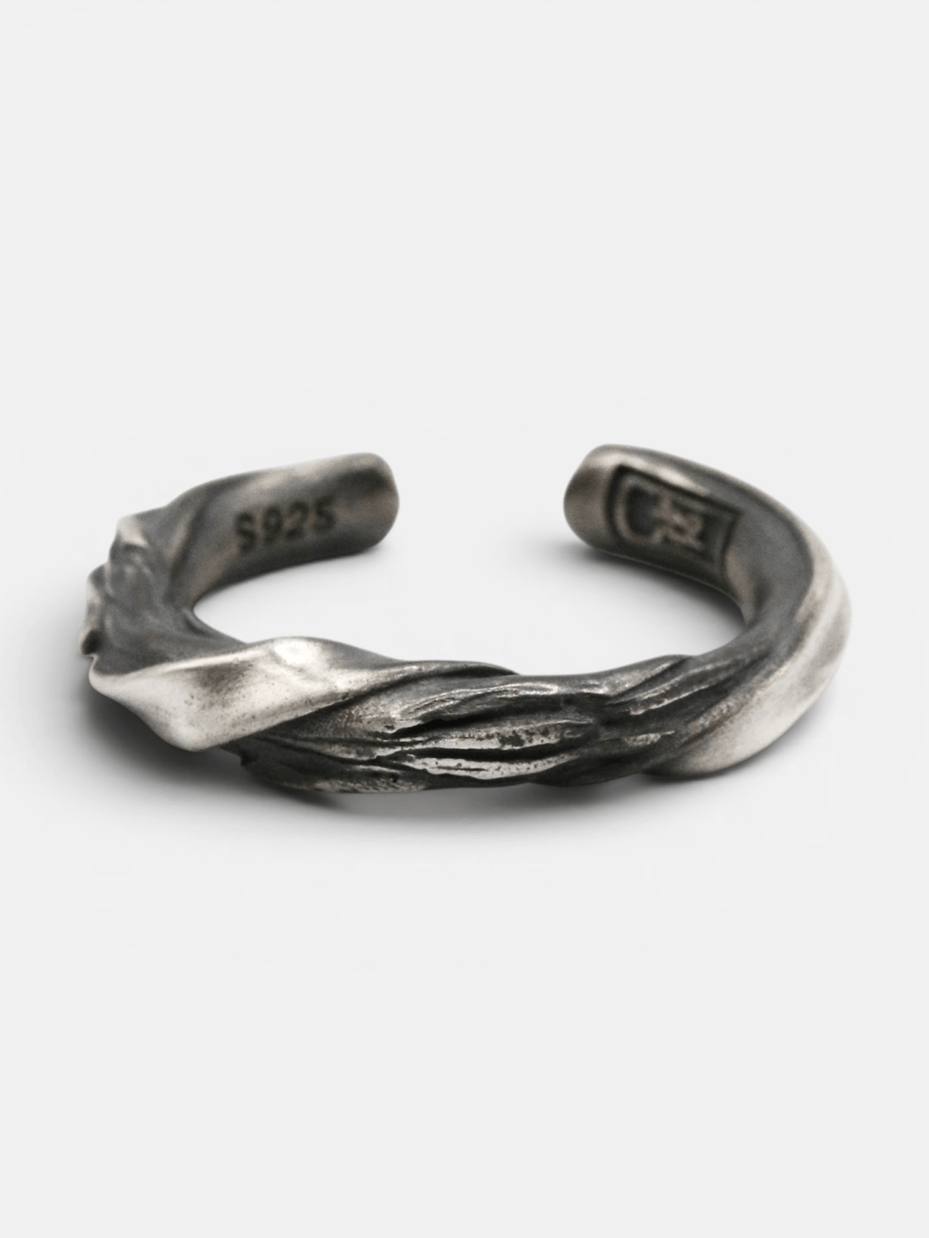 LEEWARD · Ring