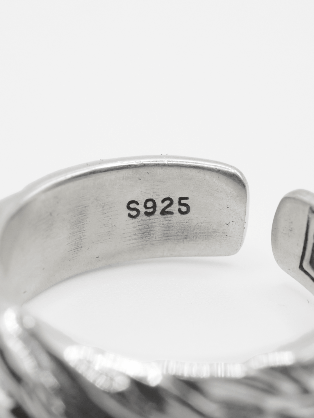 CALVE · Ring
