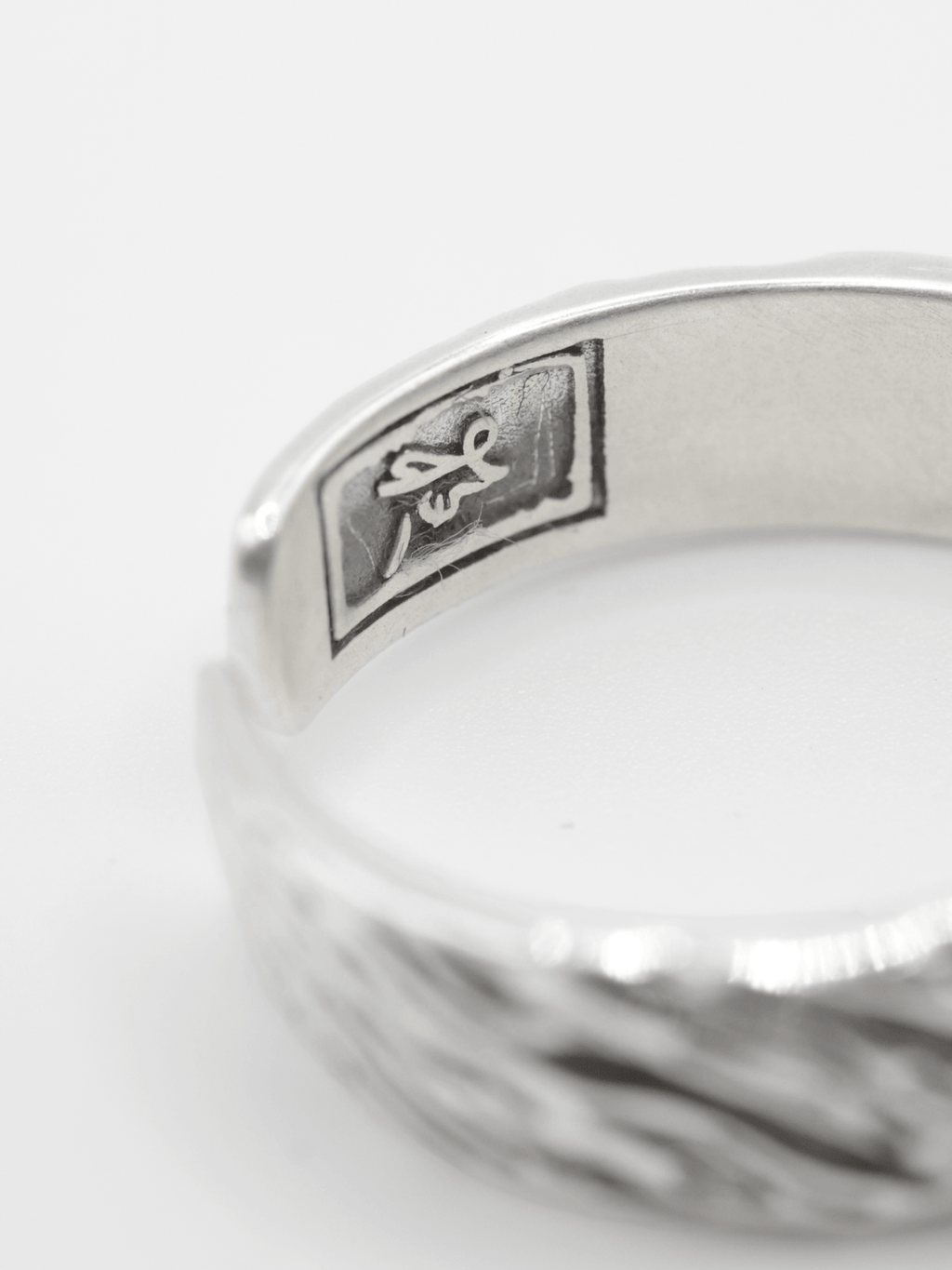 CALVE · Ring