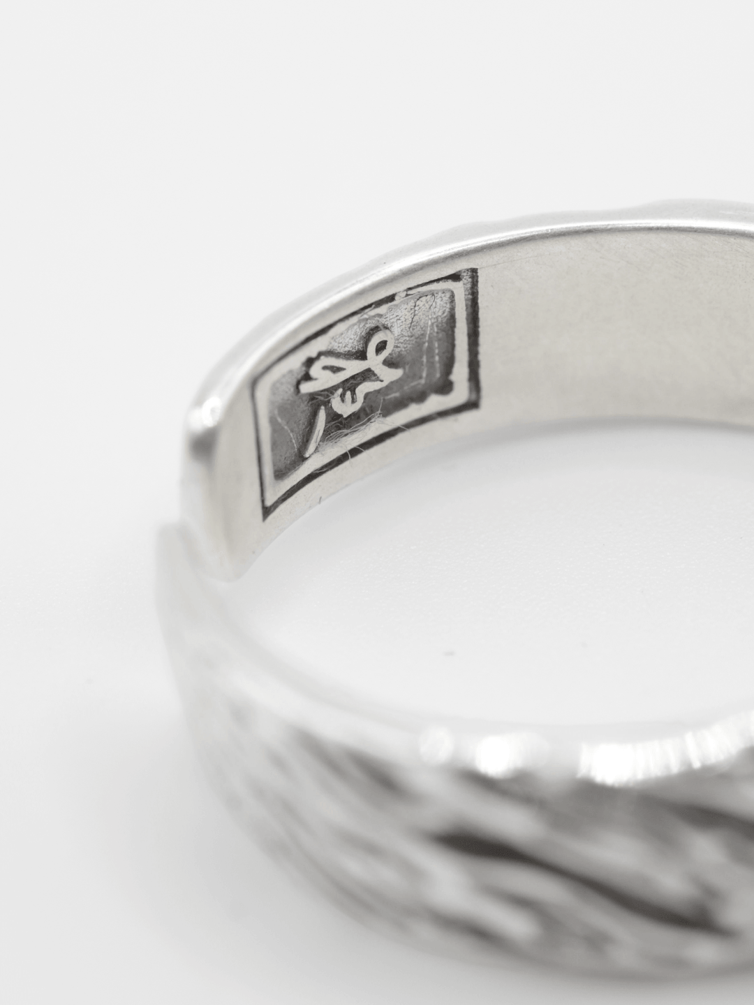 CALVE · Ring